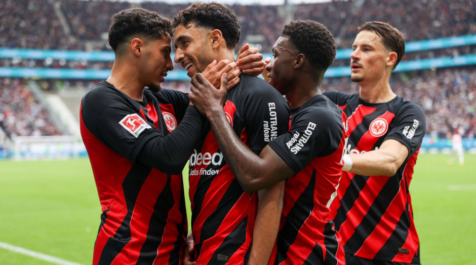 法兰克福球队在德国联赛中展现出色状态的简单介绍