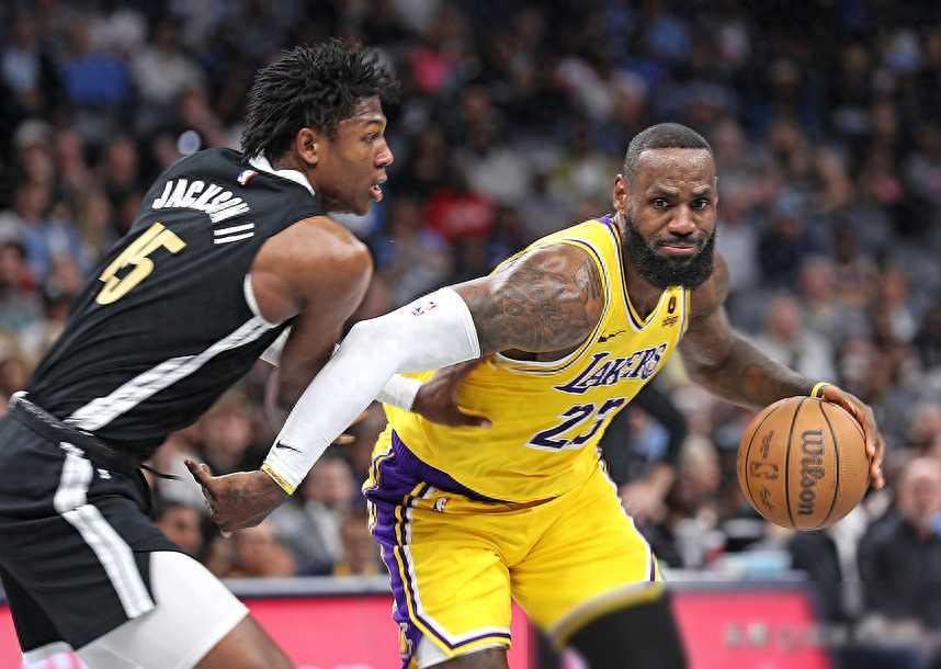 开云体育在线-灰熊队遭遇不利,客场失利挤掉领先优势