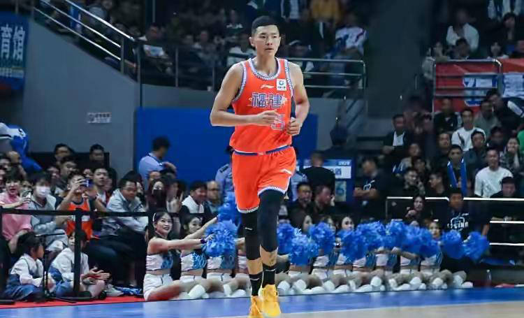 开云体育入口-队内新援表现抢眼，球迷期待更多胜利的简单介绍