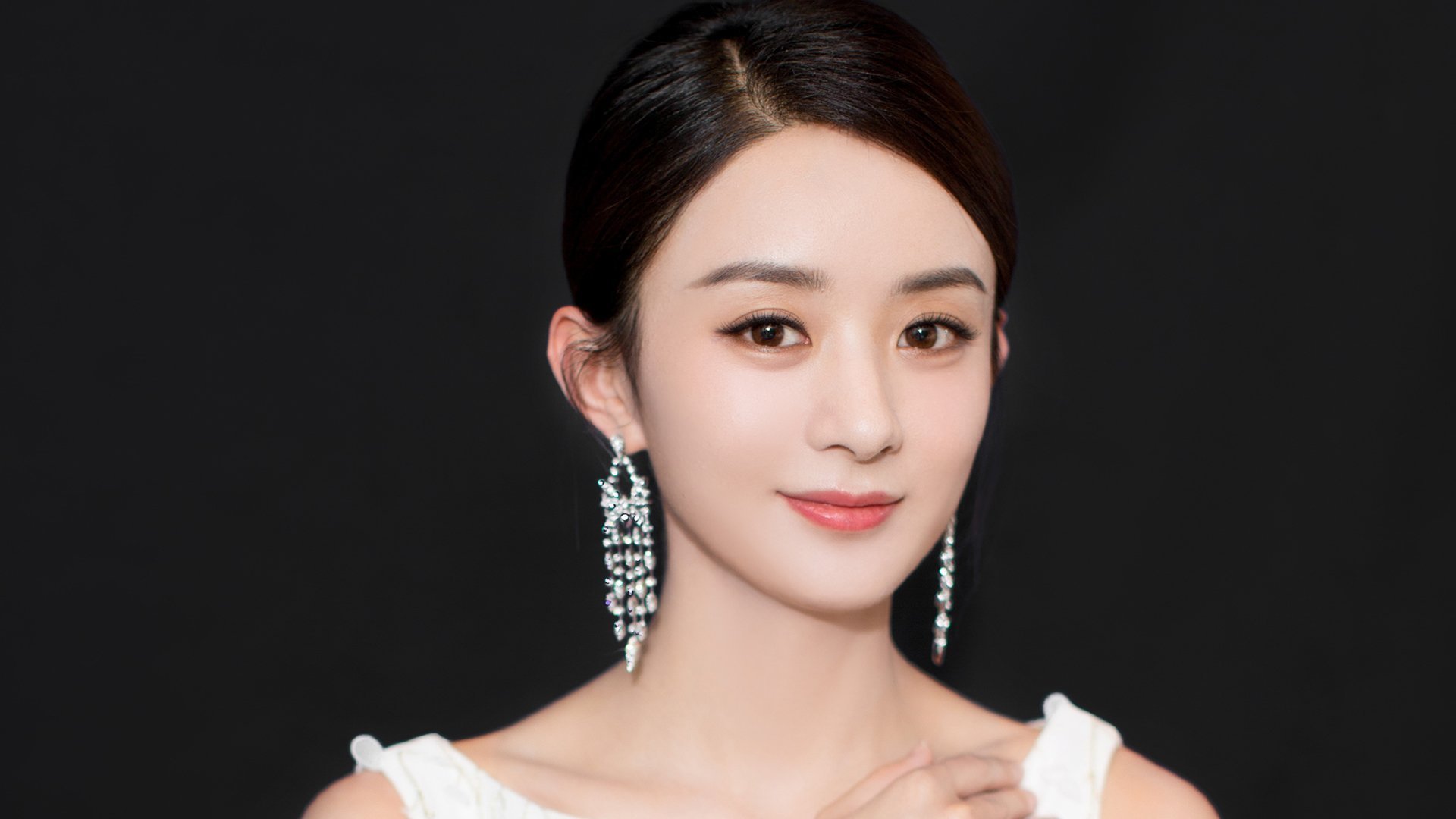 开云APP-关键节段巨星本色，布克末节19分率国王完成15分逆转