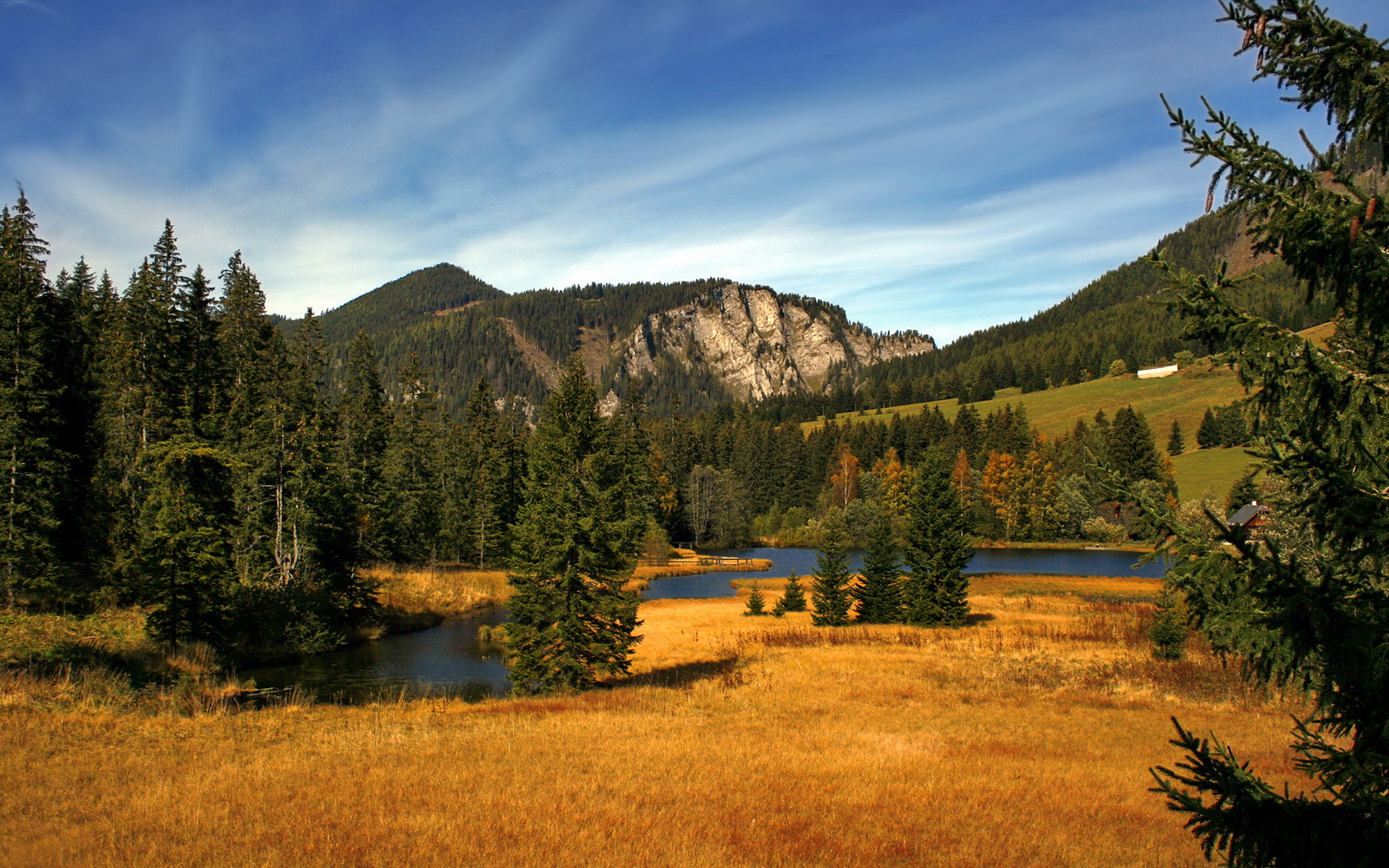 开云体育在线-皮克倒钩破冰，当曼联的友谊赛踢成了国家间破冰之战